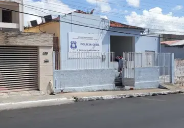 Rádio Patrulha prende jovem com maconha em Santana do Ipanema