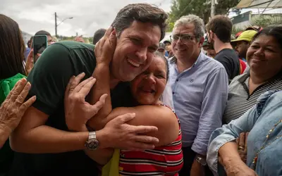 Isnaldo Bulhões assina OS para construção de 250 casas para vítimas das enchentes em Santana do Ipanema